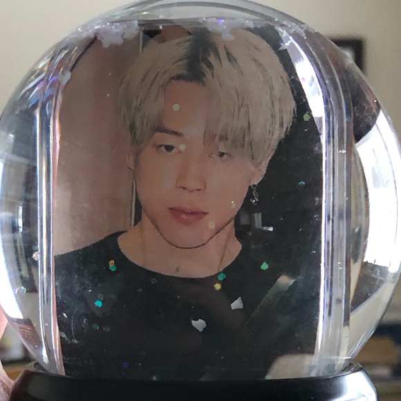 BTS Bundle - “Rise of Bangtan” Book, 2 Pocket Pop! Keychains & Snow Glob… - Picture 10 of 14